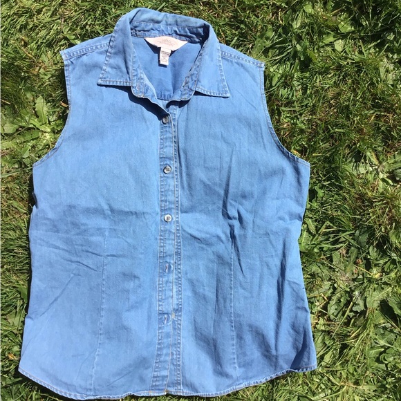 Safari Adventures Tops - Vintage Safari Adventures Women’s Sleeveless Chambray Denim Button-Down Shirt L